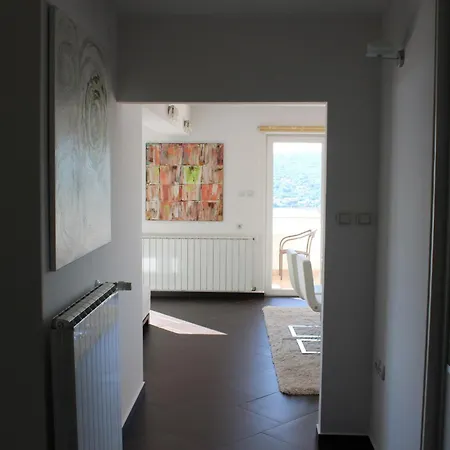 Apartment Mit Grosser Terrasse Und Meerblick Cizici