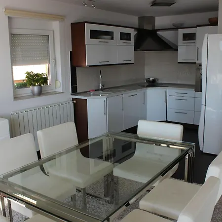 Apartment Mit Grosser Terrasse Und Meerblick *