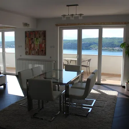 Mit Grosser Terrasse Und Meerblick Cizici