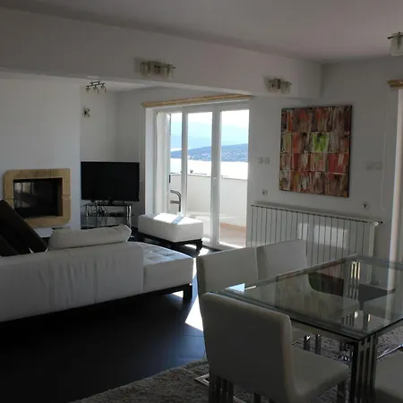 Mit Grosser Terrasse Und Meerblick Apartment *